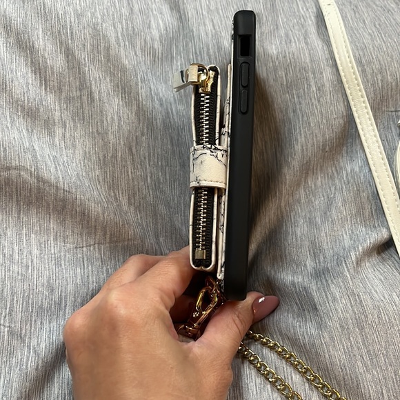 Lameeku iPhone 6/6s/7/8 case and wallet-wristlet or wallet-crossbody - Picture 4 of 14